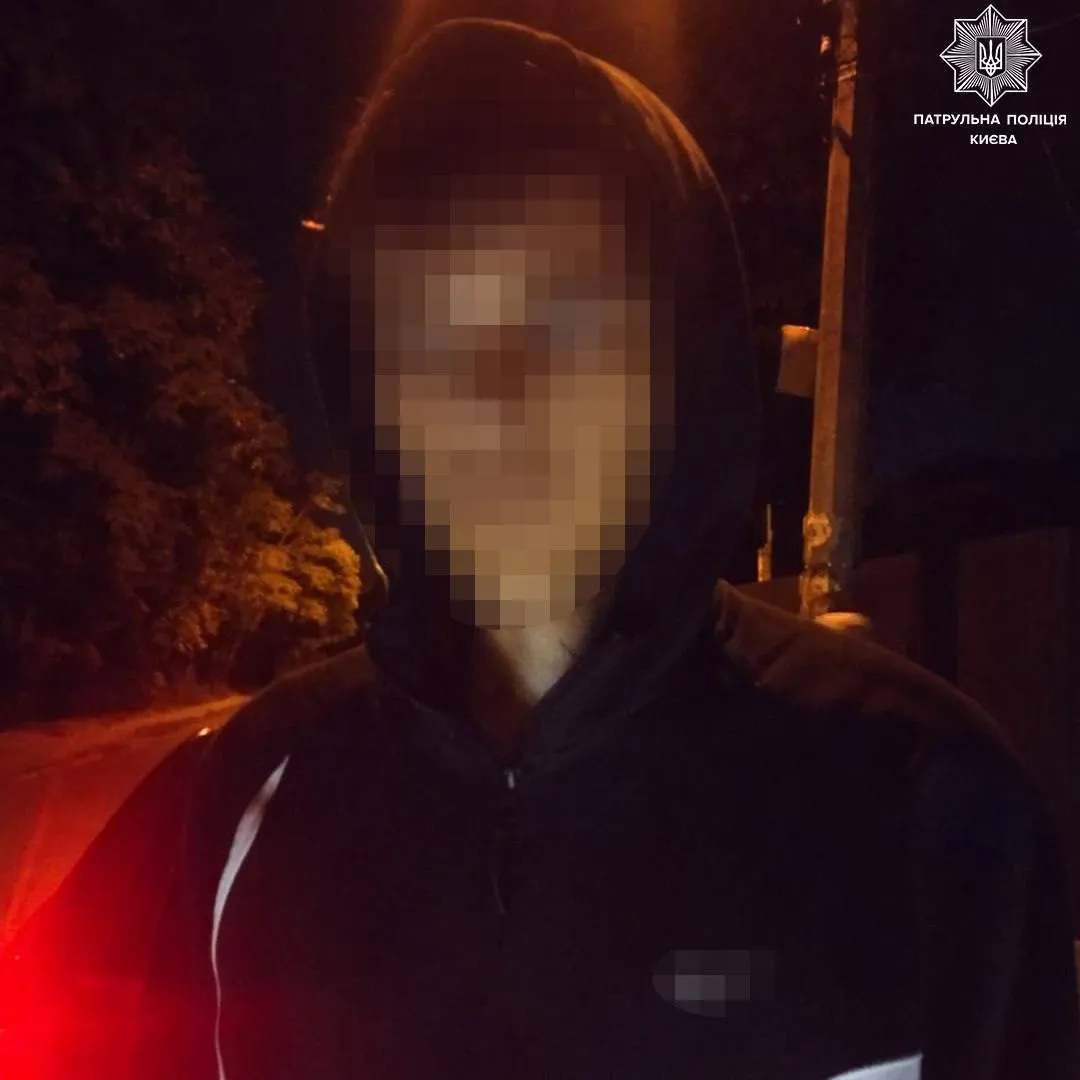 В Киеве двое мужчин устроили стрельбу и скрылись на авто: водитель был под наркотиками. Фото