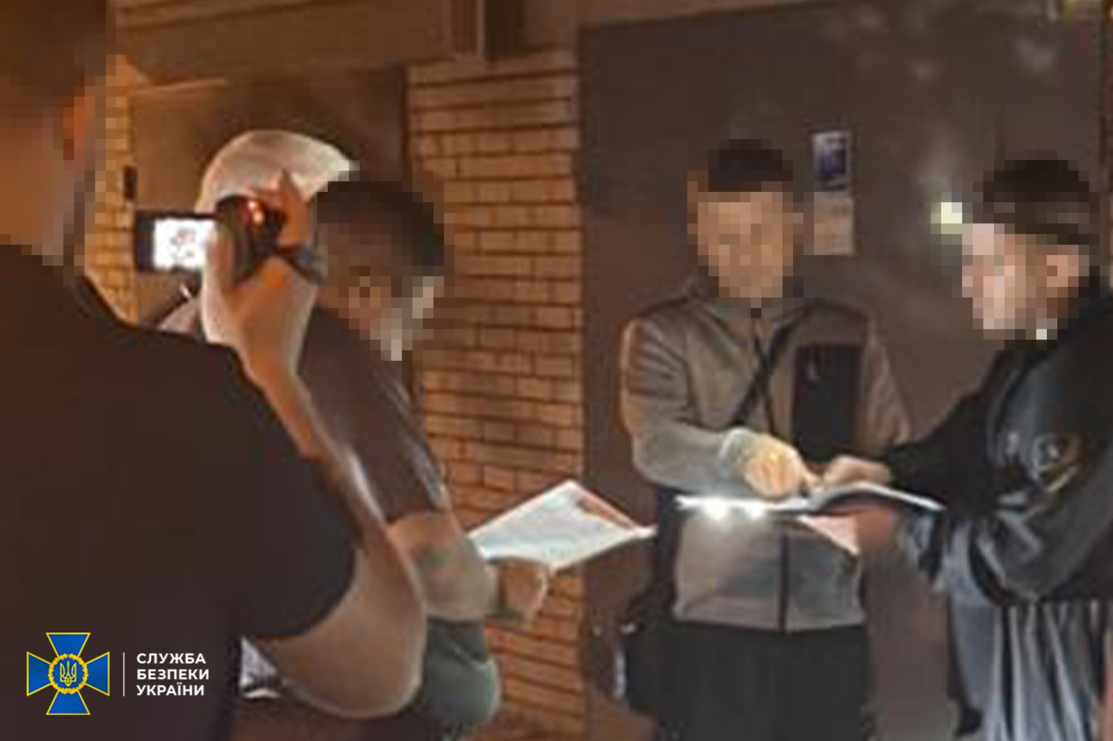 На картинке может быть: 4 человека и текст