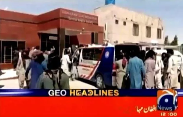 У Пакистані терорист-смертник влаштував вибух біля мечеті: 50 людей загинуло, багато поранених