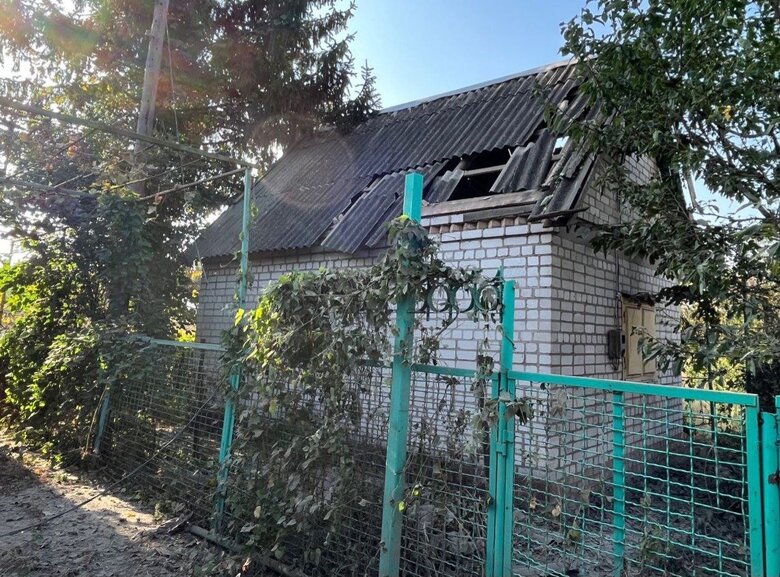 Окупанти з важкої артилерії й дроном-камікадзе атакували Нікопольщину: пошкоджено будинки та ЛЕП 02 dqxikeidqxiqqeant