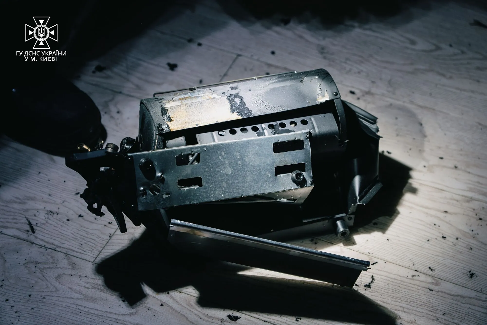 Разрушена часть балкона: в Киеве произошел взрыв газового обогревателя в пятиэтажном доме. Фото