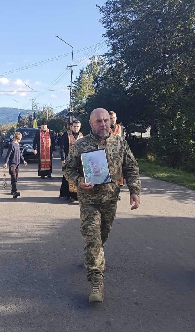 Побратим із фотографією Попелича dqxikeidqxitkant