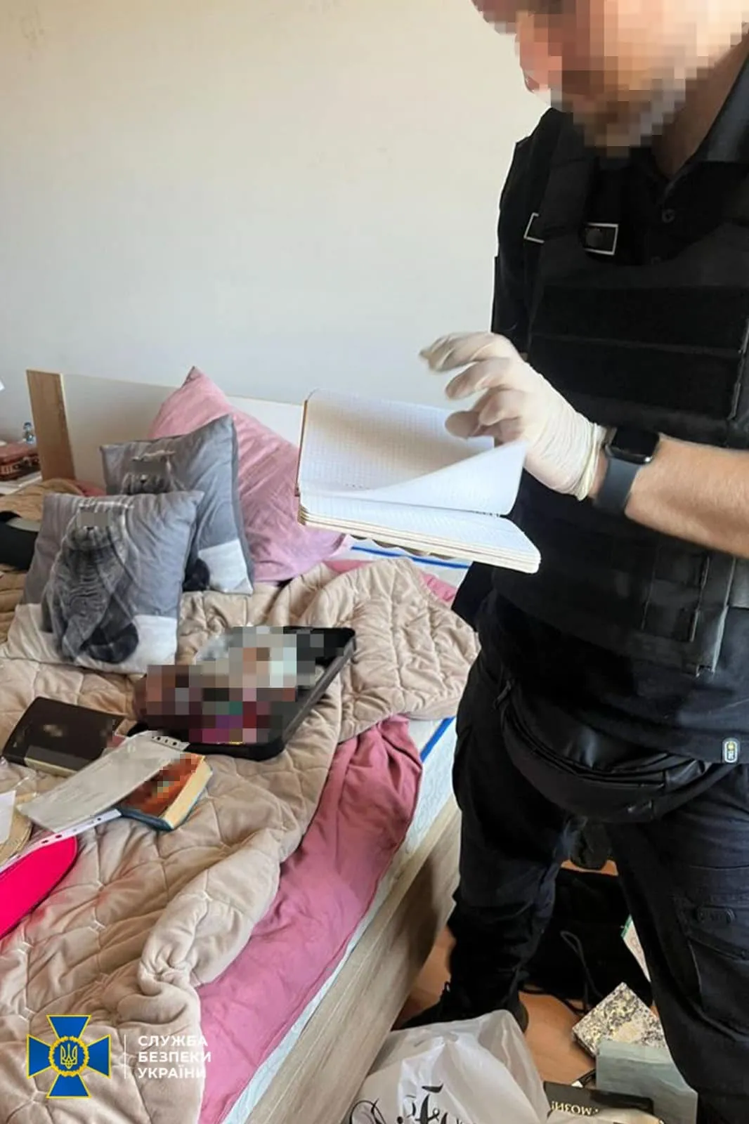 СБУ викрила протиправну схему виїзду за кордон ухилянтів під виглядом багатодітних батьків