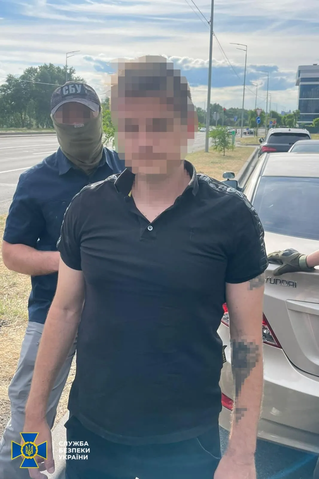 СБУ разоблачила противоправную схему выезда за границу уклоняющихся под видом многодетных родителей