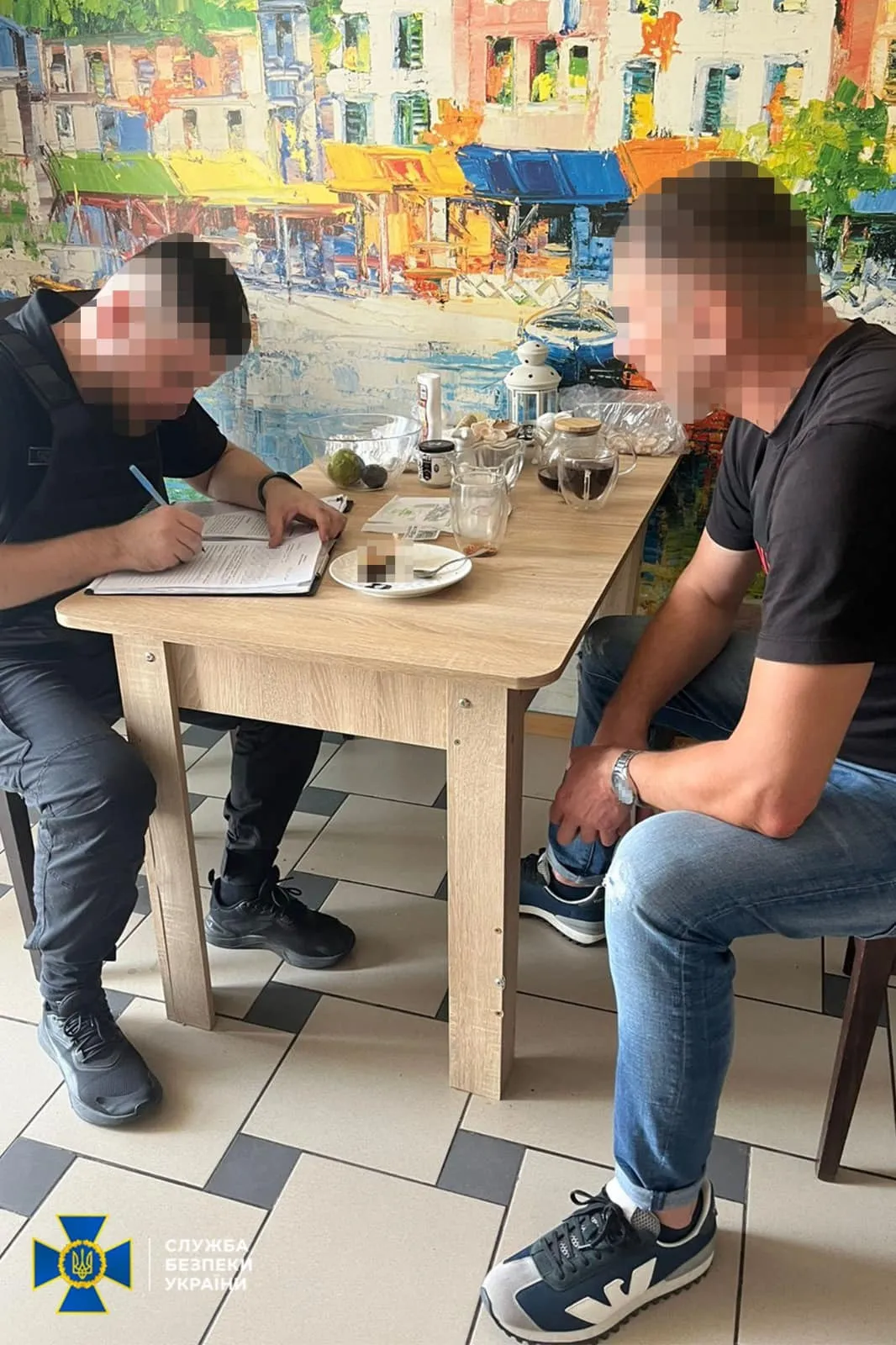 СБУ викрила протиправну схему виїзду за кордон ухилянтів під виглядом багатодітних батьків