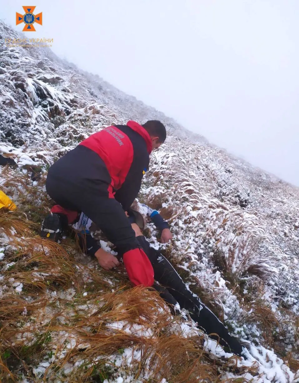 На Говерле погиб турист, еще одного удалось спасти. Фото