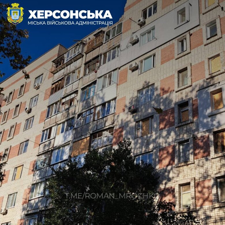 Наслідки ворожих обстрілів Херсону 05