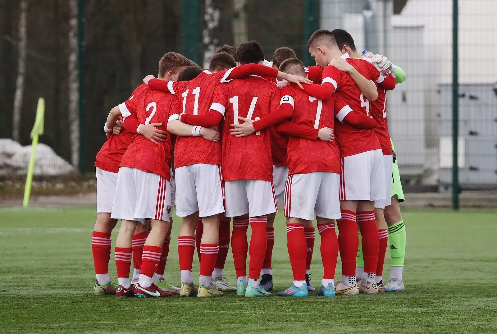 Повний бан: УЄФА скасував рішення повернути Росію