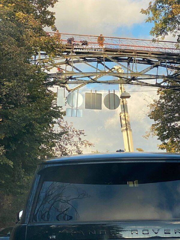 В Киеве правоохранители предотвратили попытку самоубийства: все подробности и фото dqxikeidqxitkant