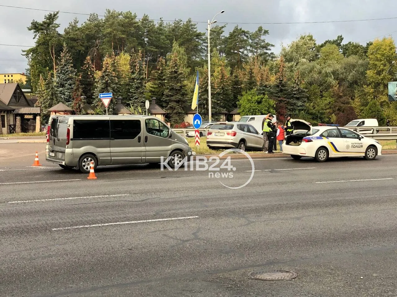 В Киеве на Окружной дороге произошло тройное ДТП. Фото и видео