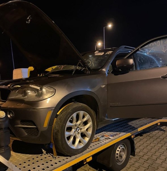  ,   ,  , Audi Q7, BMW X5, Porsche Cayenne