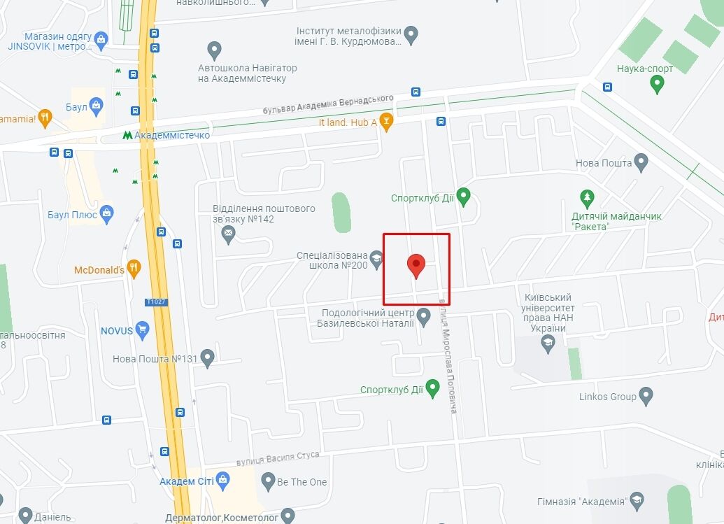 В Киеве бойцы ГСЧС во время тушения пожара в доме спасли мужчину. Фото dqxikeidqxiqqeant