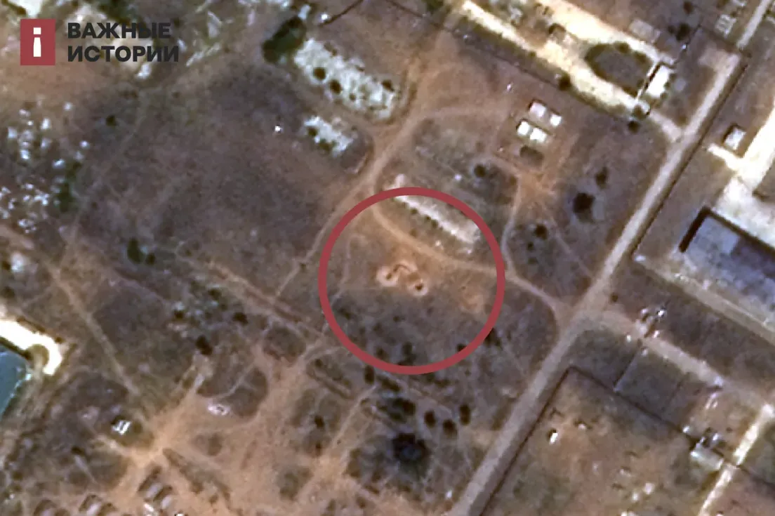 Били, кидали в ями і закривали: ЗМІ розповіли про російські катівні для