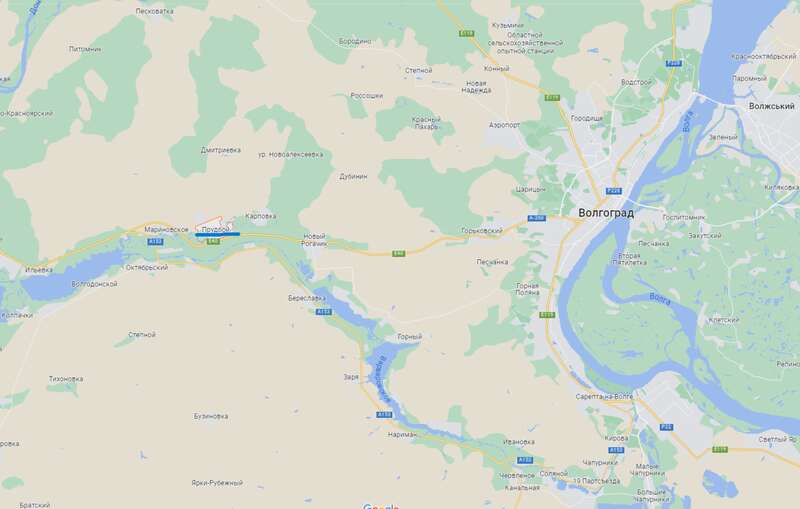 Били, кидали в ями і закривали: ЗМІ розповіли про російські катівні для