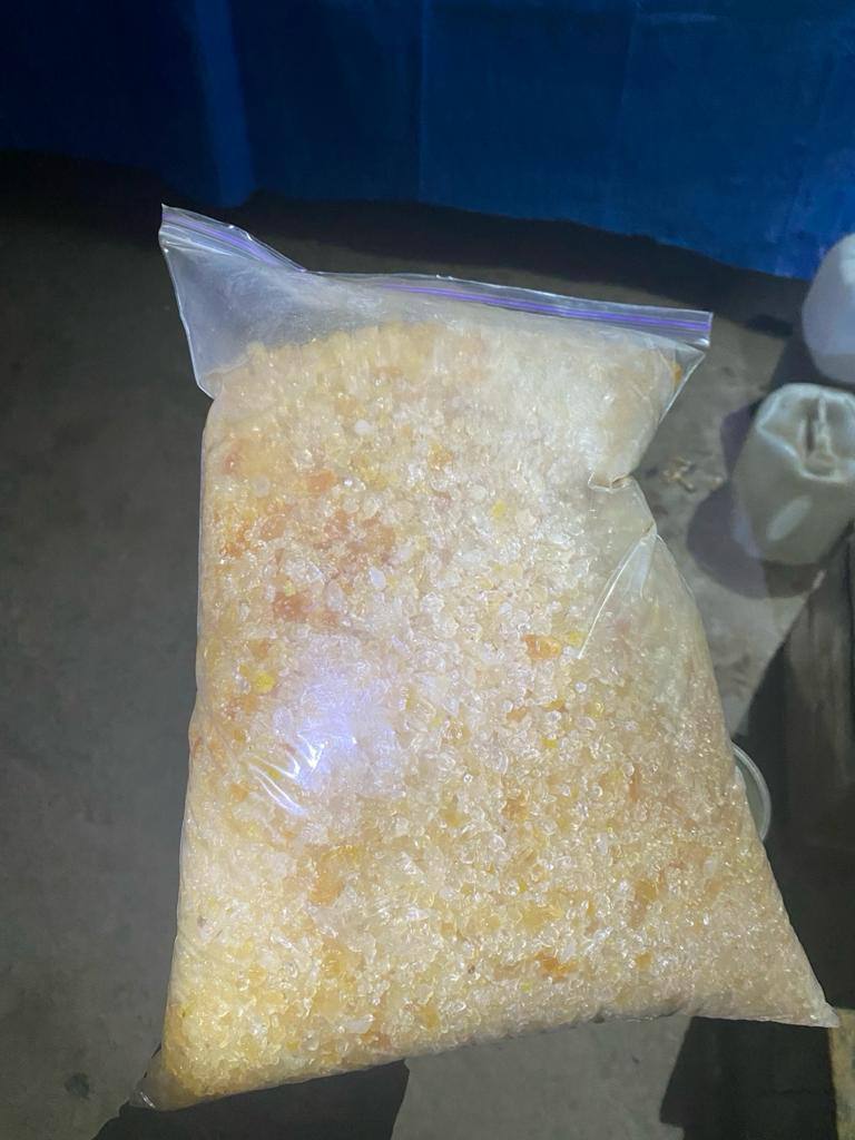 На Дніпропетровщині викрили нарколабораторію зі щомісячним обігом 1,5 млн грн: затримано сімох наркодилерів. Фото