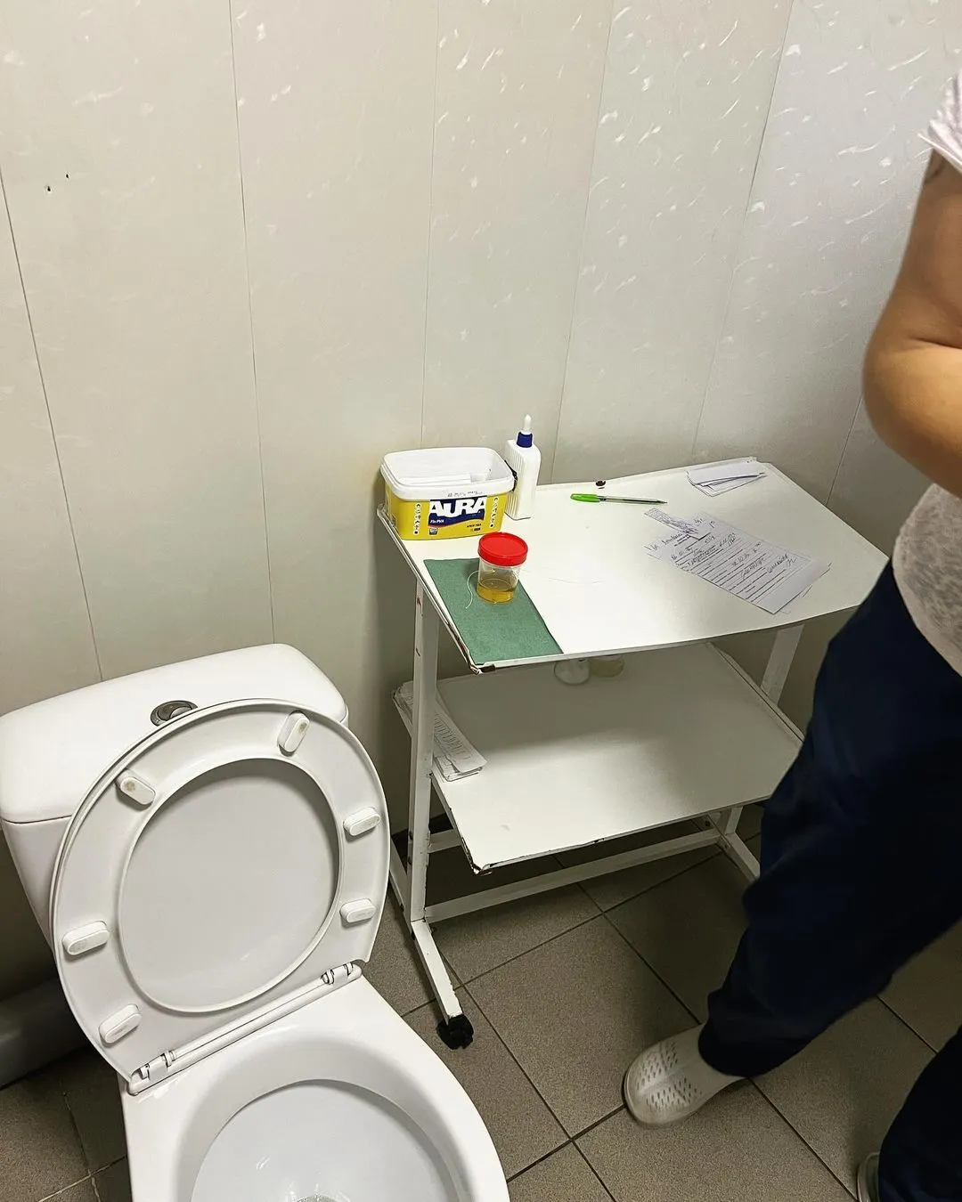 В Днепре полицейские задержали военного из-за усталого вида: видео