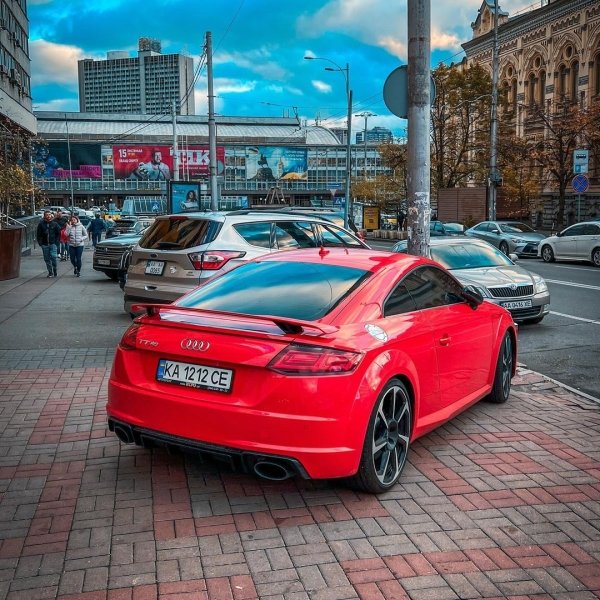 Audi TT RS у Києві dqxikeidqxiqqeant