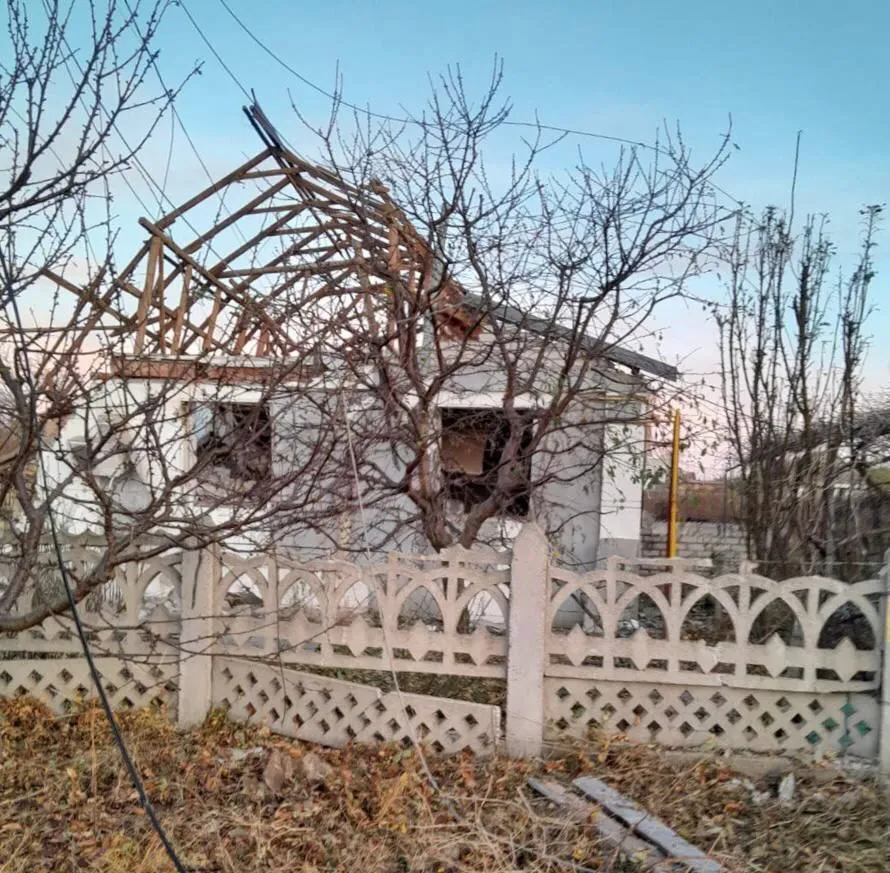 Оккупанты сбросили на Новоберислав и Казацкое в Херсонской области авиабомбы: есть пострадавшая. Фото dqxikeidqxiqqeant