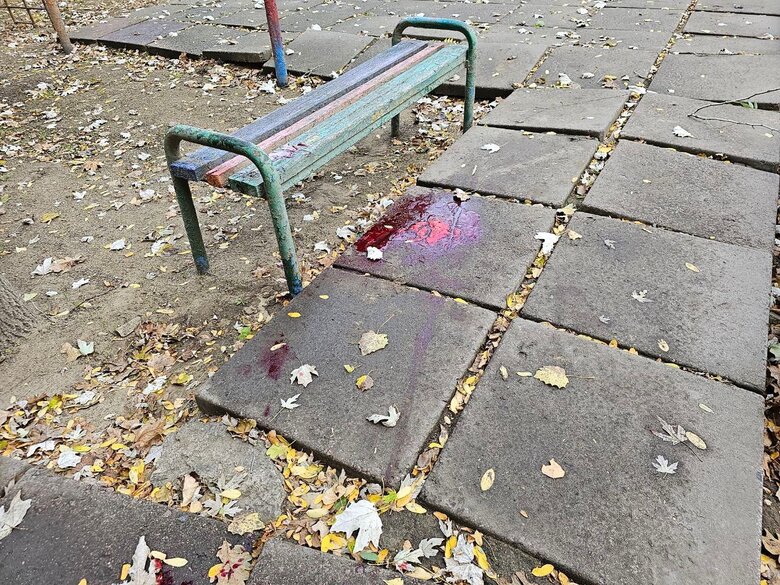 Рашисты обстреляли Херсон, 2 человека ранены 04