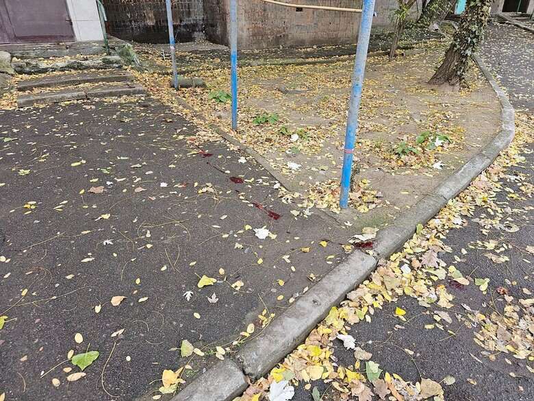 Рашисти обстріляли Херсон, 2 людини поранено 02 dqxikeidqxiqqeant