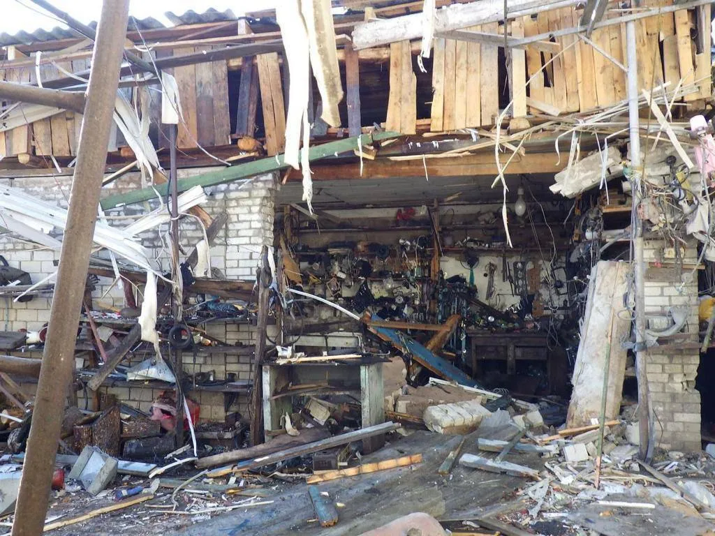 На Сумщині через вибух кисневого балона загинув чоловік: у поліції розповіли деталі трагедії. Фото dqxikeidqxiqqeant