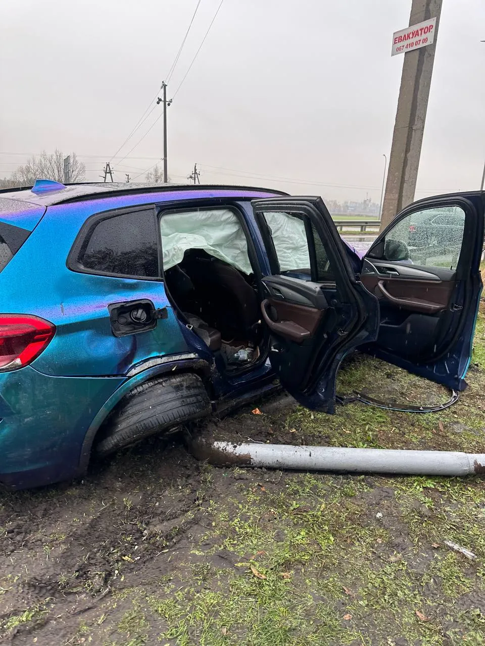 Відомий блогер потрапив у жорстку ДТП після того, як похизувався авто: пасажири ледь залишилися живі. Фото dqxikeidqxitkant