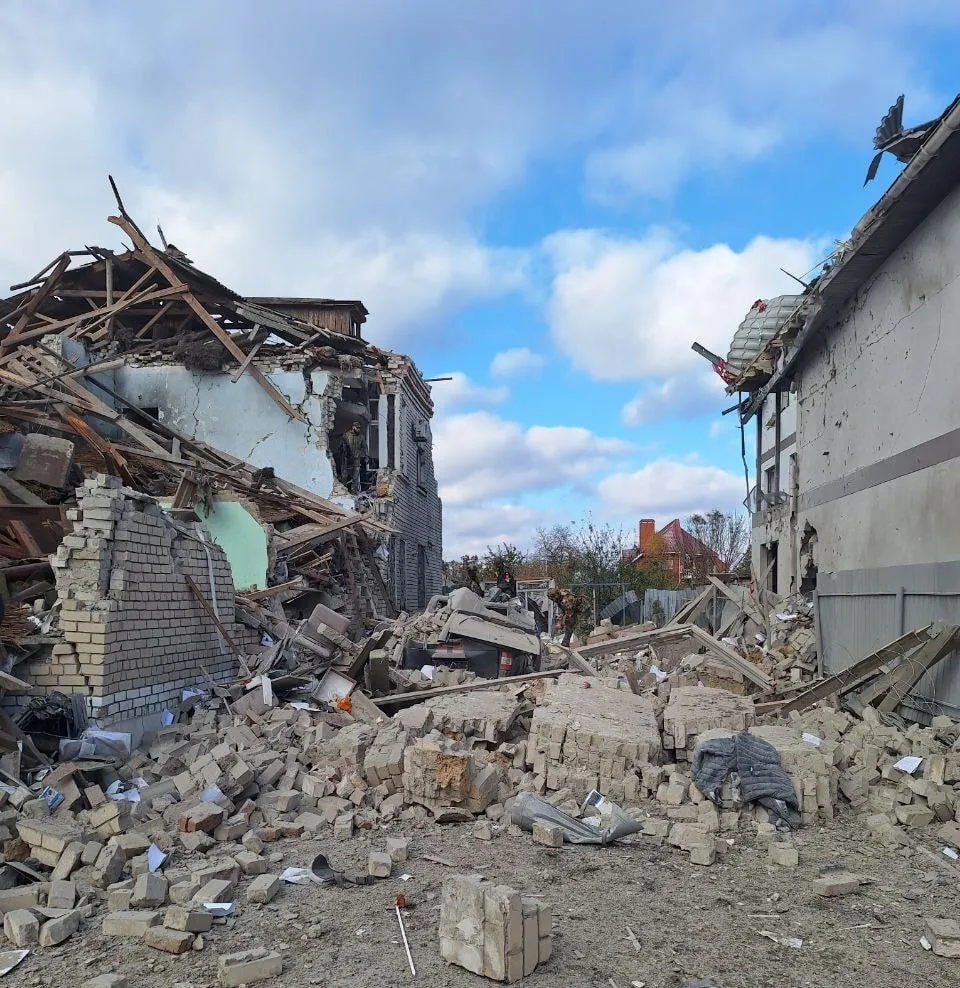 В окупованому Скадовську прогриміли вибухи: повідомляють про приліт по базі загарбників. Фото