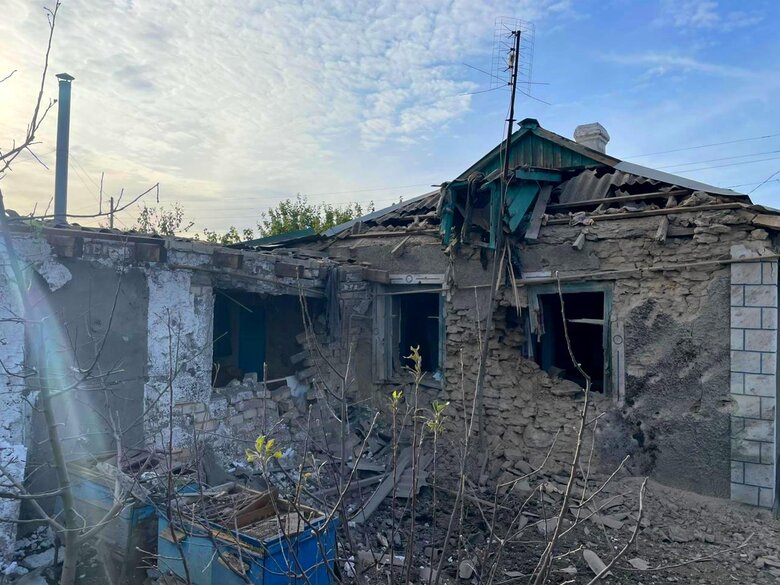 Наслідки ворожого обстрілу Херсона 08