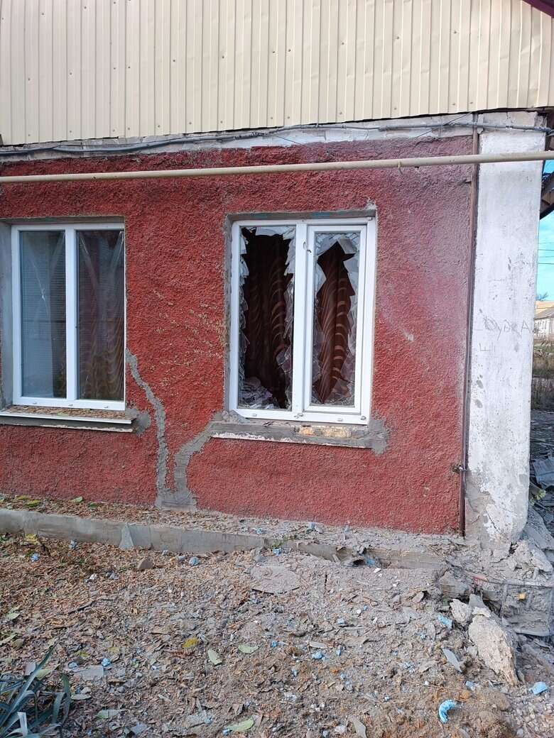 Последствия вражеских обстрелов Херсона 05