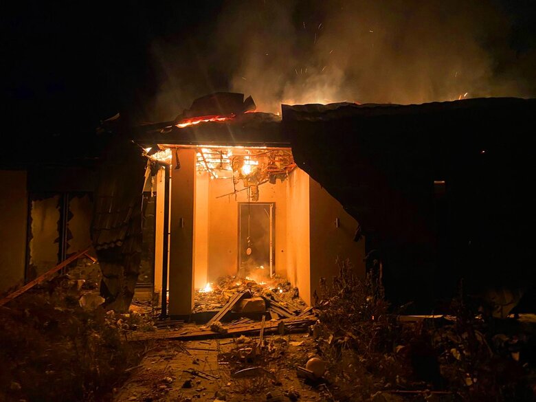 Последствия вражеских обстрелов Херсона 09