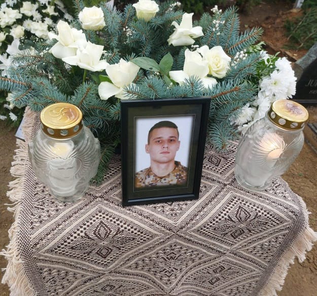 Президент Латвії Рінкевич у День незалежності вшанував добровольця, який загинув в Україні 01 dqxikeidqxiqqeant