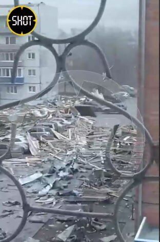 Кара небесна? У Росії прокотився потужний ураган: перевертав авто і зносив дахи. Фото та відео dqxikeidqxiqqeant