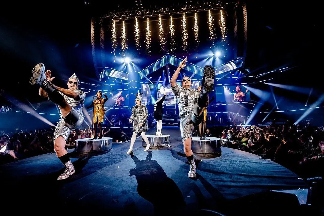 Тисячі людей кричали dqxikeidqxiqqeant