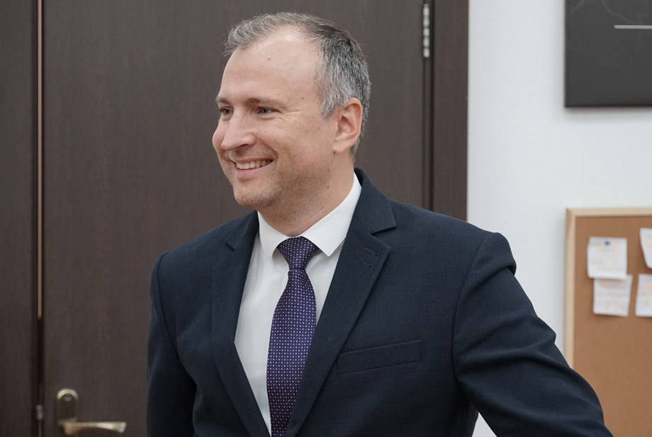 Виктор ЖОРА