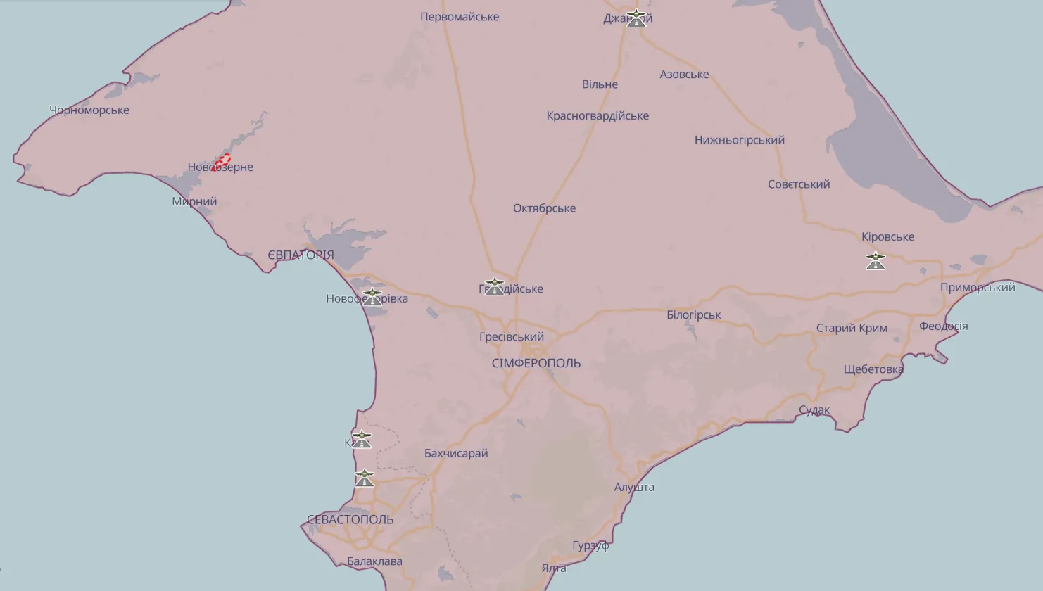 В России пожаловались на атаку дронов на Брянский химзавод и Крым: что известно