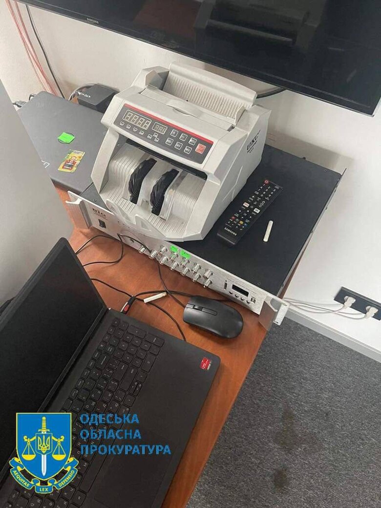 Действовали под видом работников инвесткомпании: в Одессе разоблачен мошеннический колл-центр с ежемесячным заработком до $200 тыс. 06