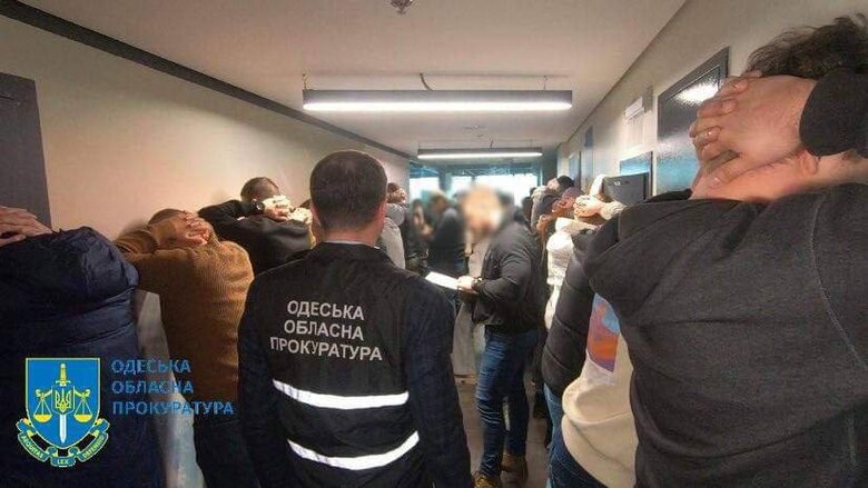 Действовали под видом работников инвесткомпании: в Одессе разоблачен мошеннический колл-центр с ежемесячным заработком до $200 тыс. 09