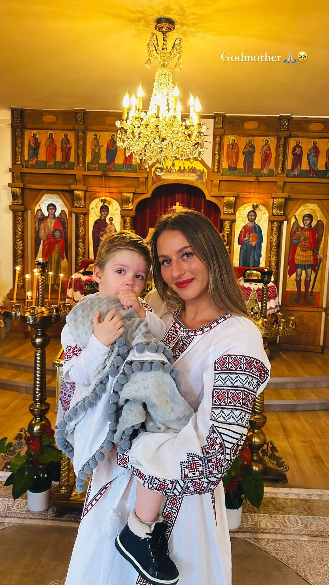 Відома українська тенісистка одягла у Парижі сукню-вишиванку та вразила мережу своїм виглядом. Фото