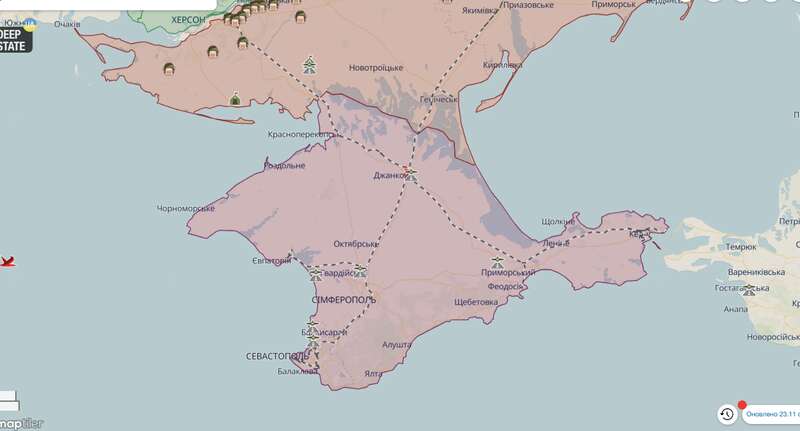 Потужний шторм зруйнував захисні споруди окупантів біля Кримського мосту. Фото
