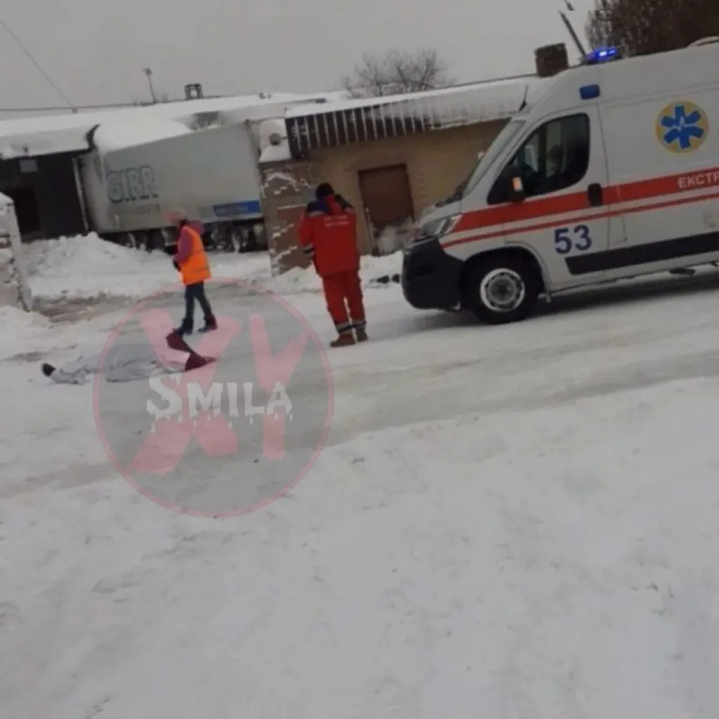 Ударился головой: в Черкасской области после падения на скользком тротуаре умер мужчина dqxikeidqxiqqeant