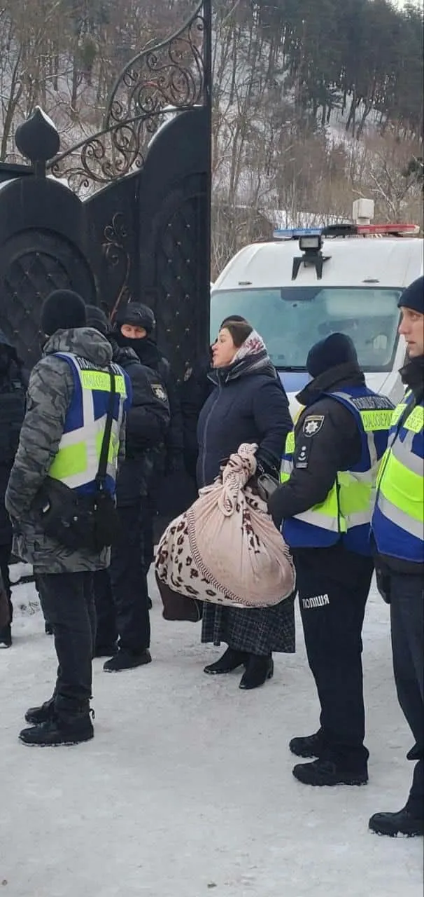 З Кременецького монастиря виселили представників УПЦ МП: ті поскаржилися на