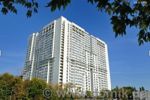 Ось тут у печерській новобудові на Щорса, 44а головбуху Генпрокуратури і її сину вдалось купити квартири по ціні Оболоні. dqxikeidqxitkant