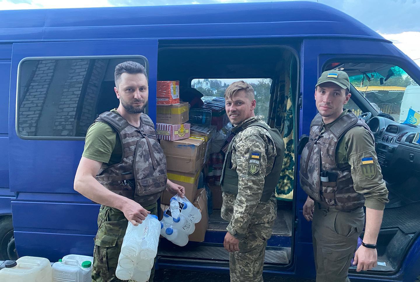 Гурт "Антитіла" опублікував фото із ДТП й емоційно звернувся до українців