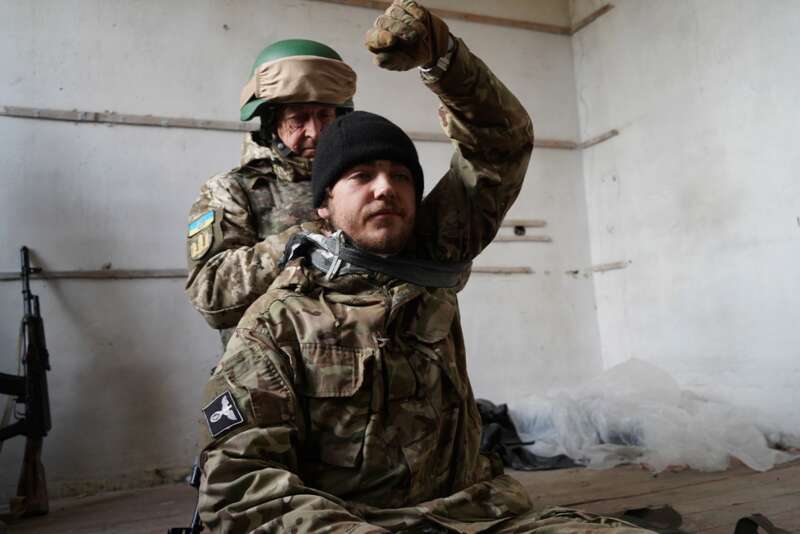 "Такой молодой, но такой смелый": 23-летний боец спас сотни собратьев