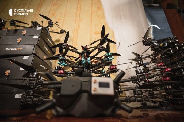 FPV-дрони механізованої бригади, яка воює на сході України, листопад 2023 року. Фото: Владислав Кравець/Суспільне