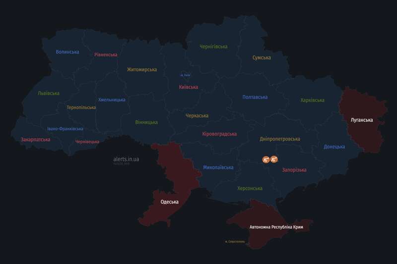 Війська РФ вдарили БПЛА по Одещині: виникли пожежі, понад 10 постраждалих. Фото та відео