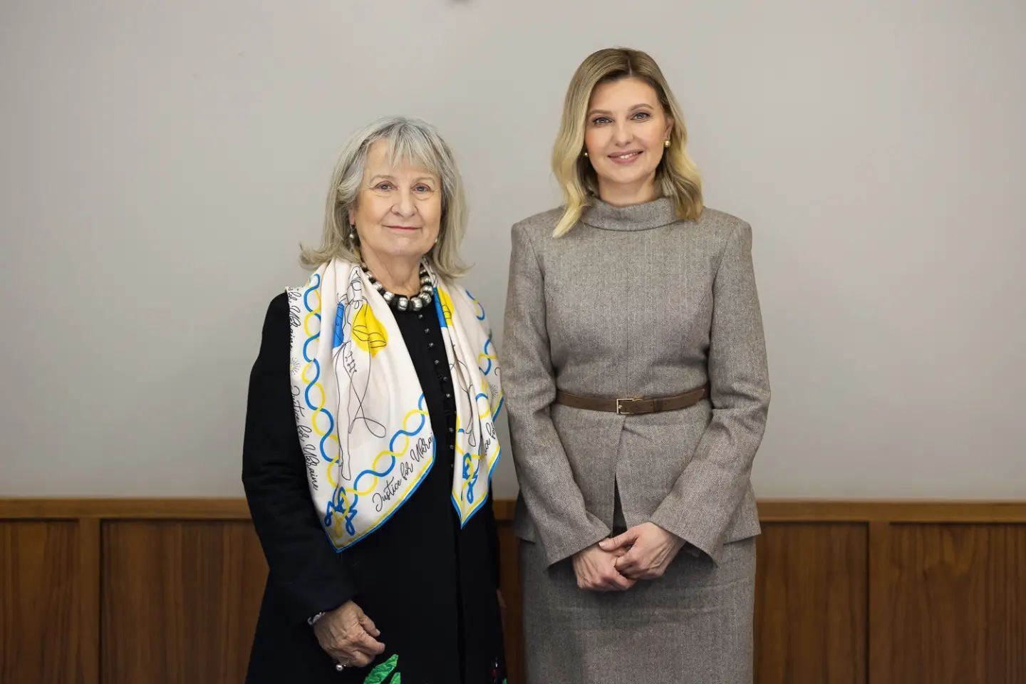 Зеленська показала наймодніші кольори зими 2023-2024: як їх поєднувати. Фото образів