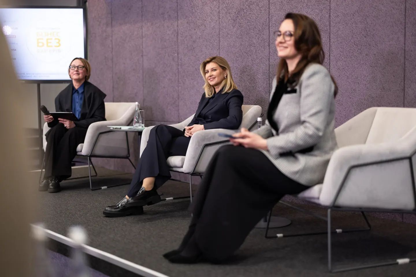 Зеленська показала наймодніші кольори зими 2023-2024: як їх поєднувати. Фото образів