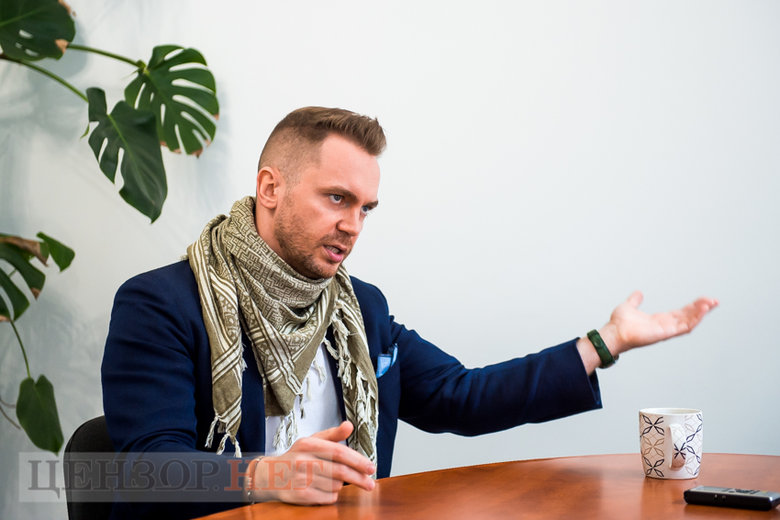    DEJURE  :            ,       03