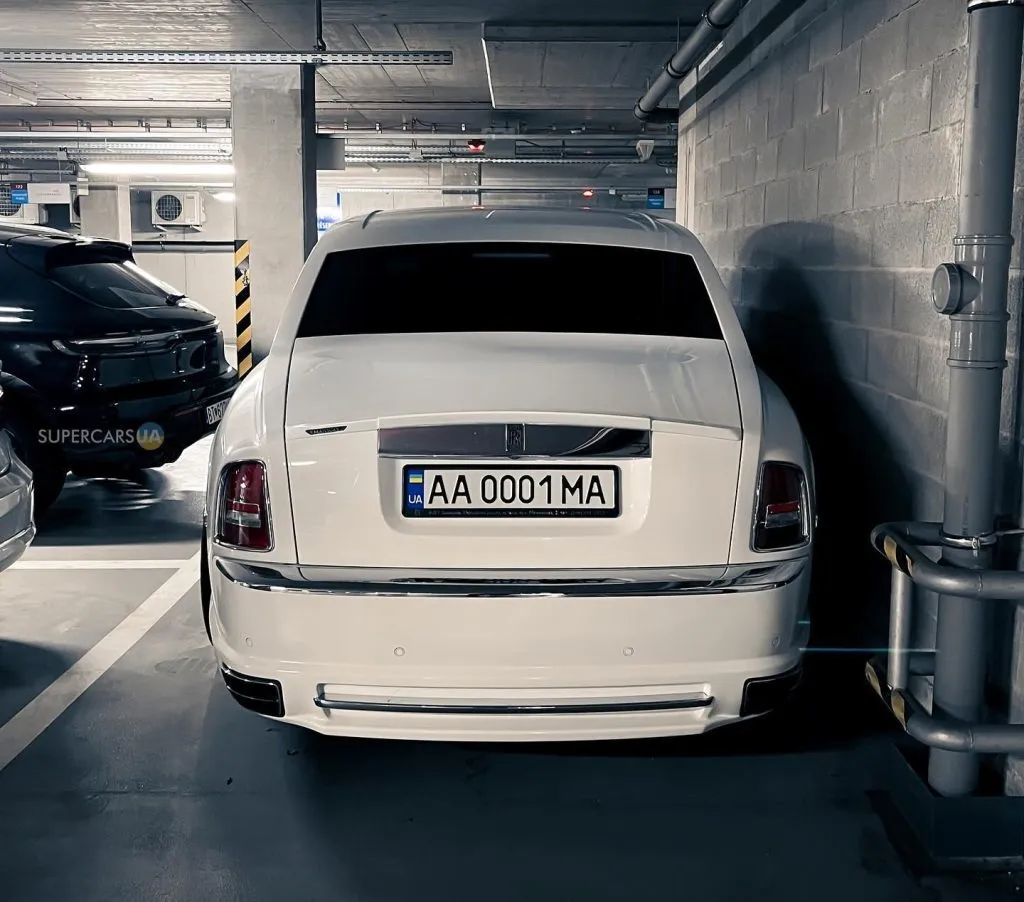     Rolls-Royce Phantom   :    . 